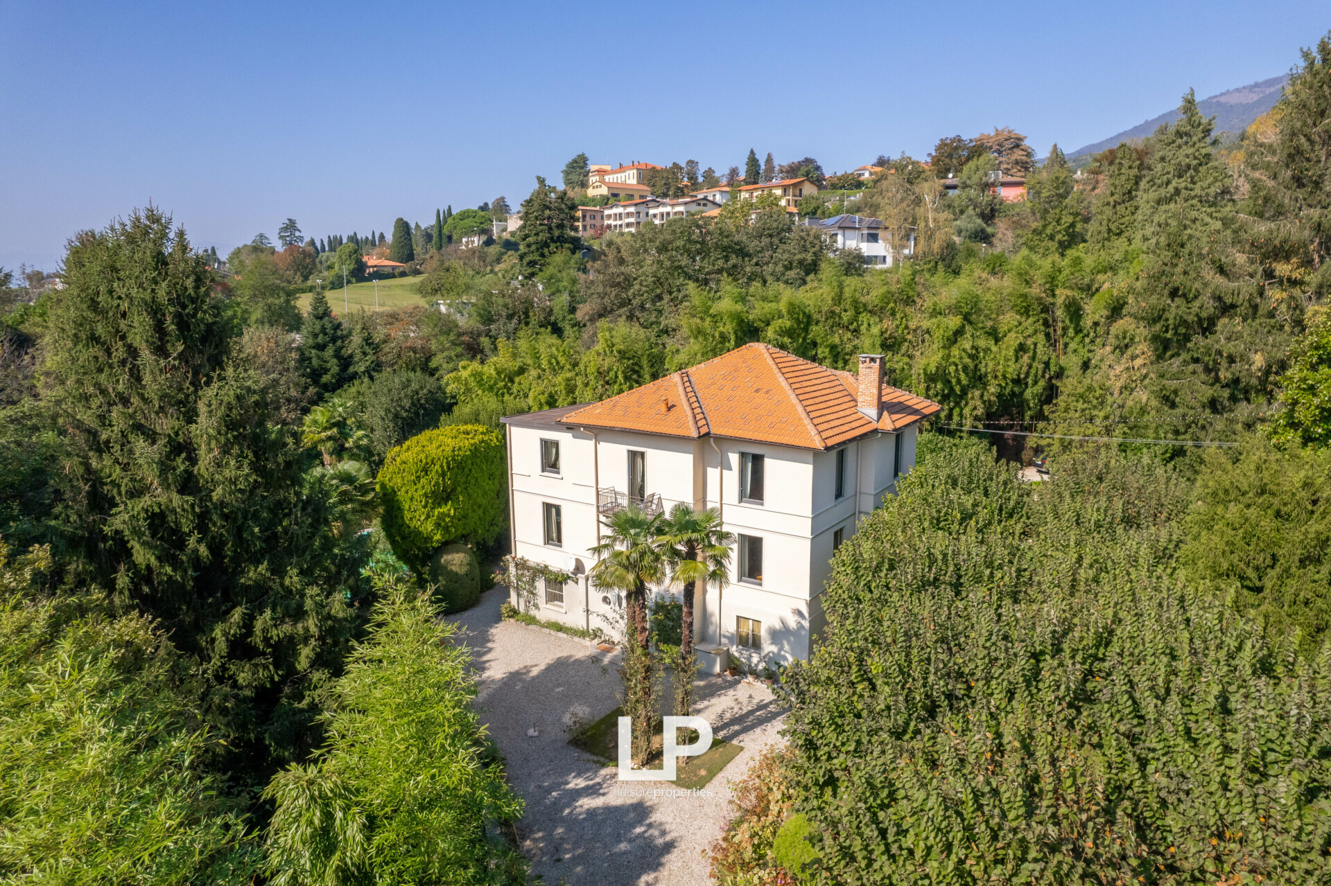 Villa in Barasso
